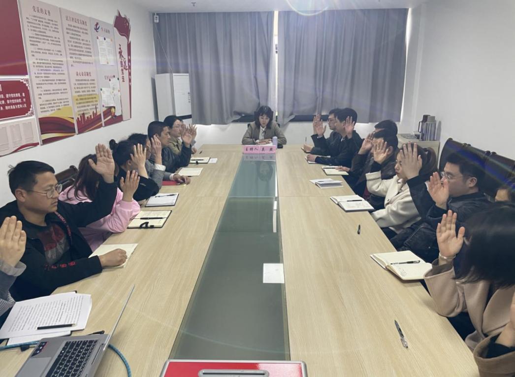 屯溪區(qū)國(guó)投集團(tuán)召開(kāi)第一次職工代表大會(huì)選舉產(chǎn)生第一屆職工董事、職工監(jiān)事