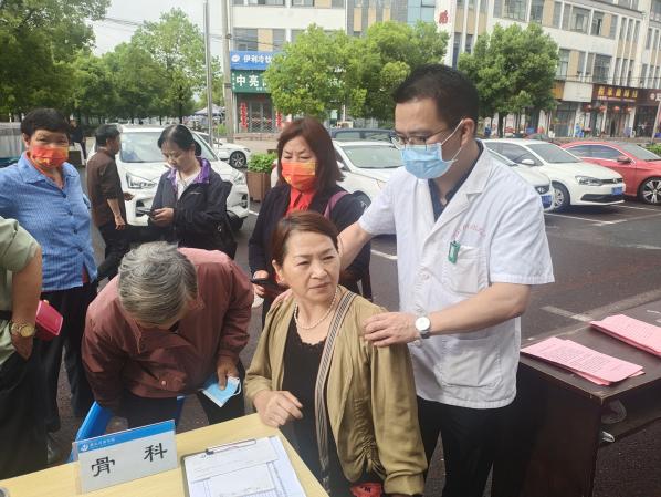 百姓健康系我心，黨員服務(wù)進(jìn)社區(qū)