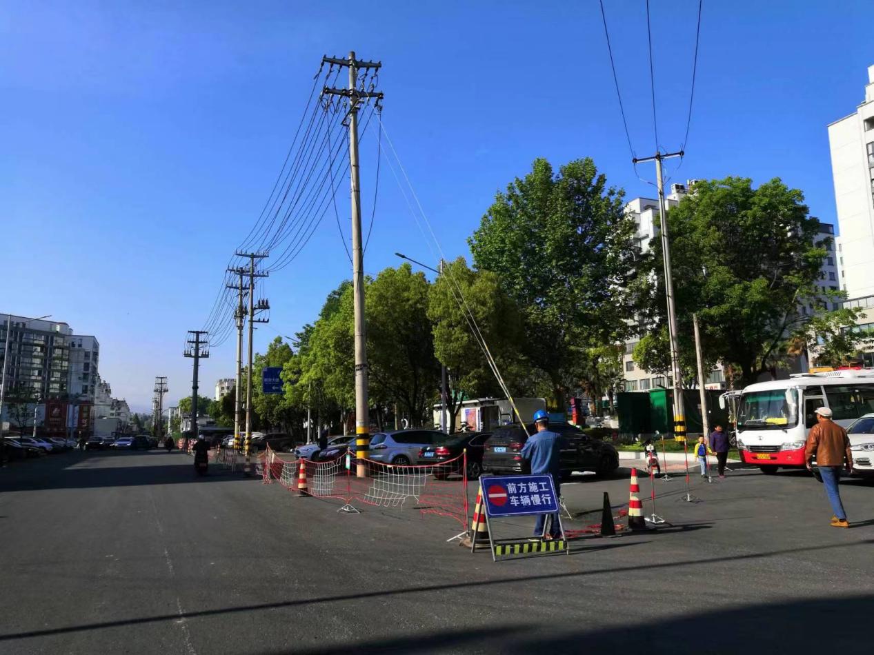 完善基礎(chǔ)設(shè)施提升改造，確保人民群眾出行安全